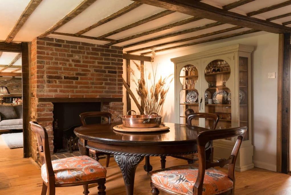 Navigation Cottage On The Historic Sea Lock Overlooking The Nature Reserve Maldon Εξωτερικό φωτογραφία